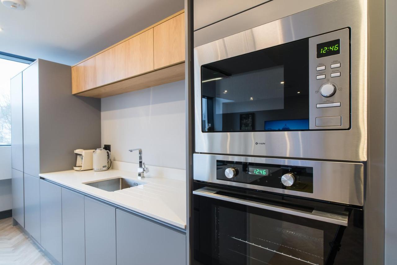 Luxe Apartments, The Moorwell, Parking, Gym - 10Mins Cardiff City Ctr Dış mekan fotoğraf