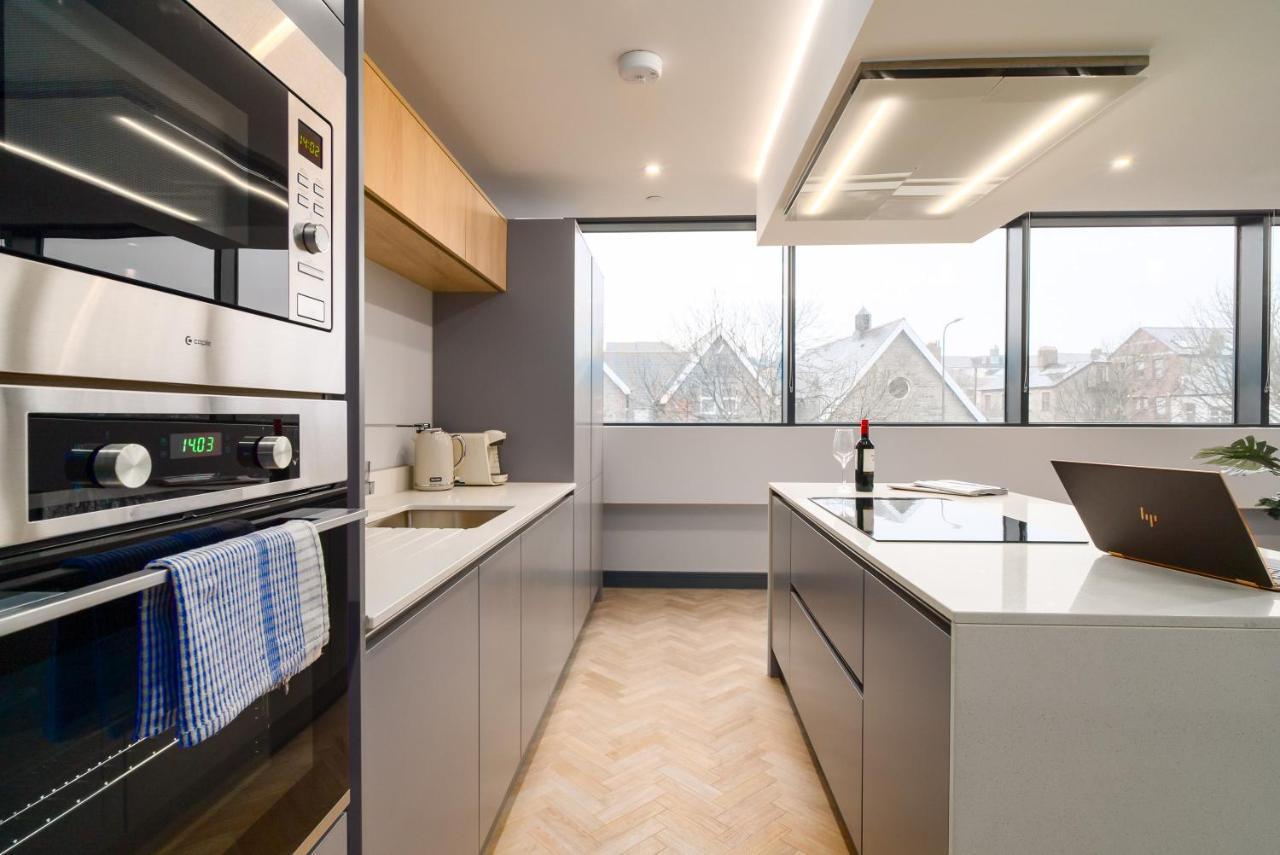 Luxe Apartments, The Moorwell, Parking, Gym - 10Mins Cardiff City Ctr Dış mekan fotoğraf