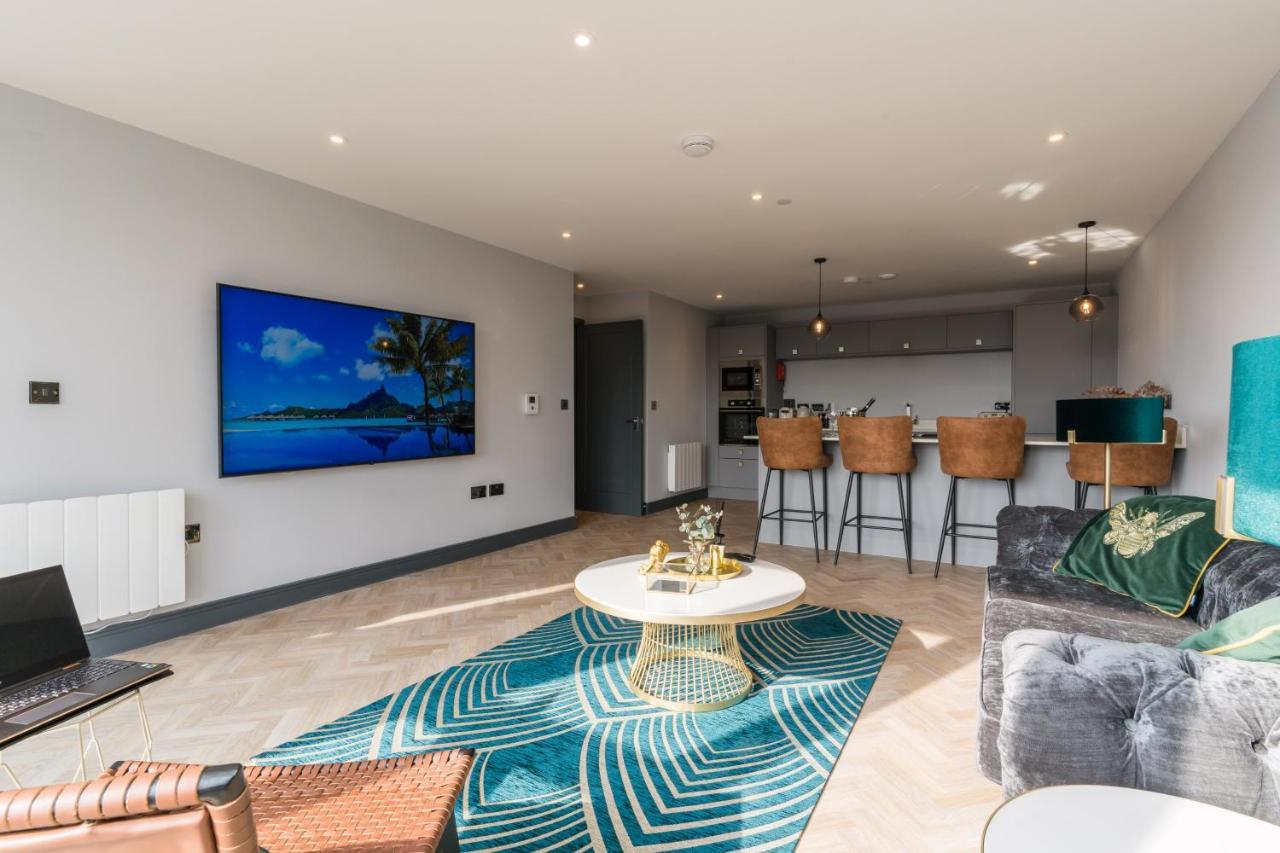 Luxe Apartments, The Moorwell, Parking, Gym - 10Mins Cardiff City Ctr Oda fotoğraf