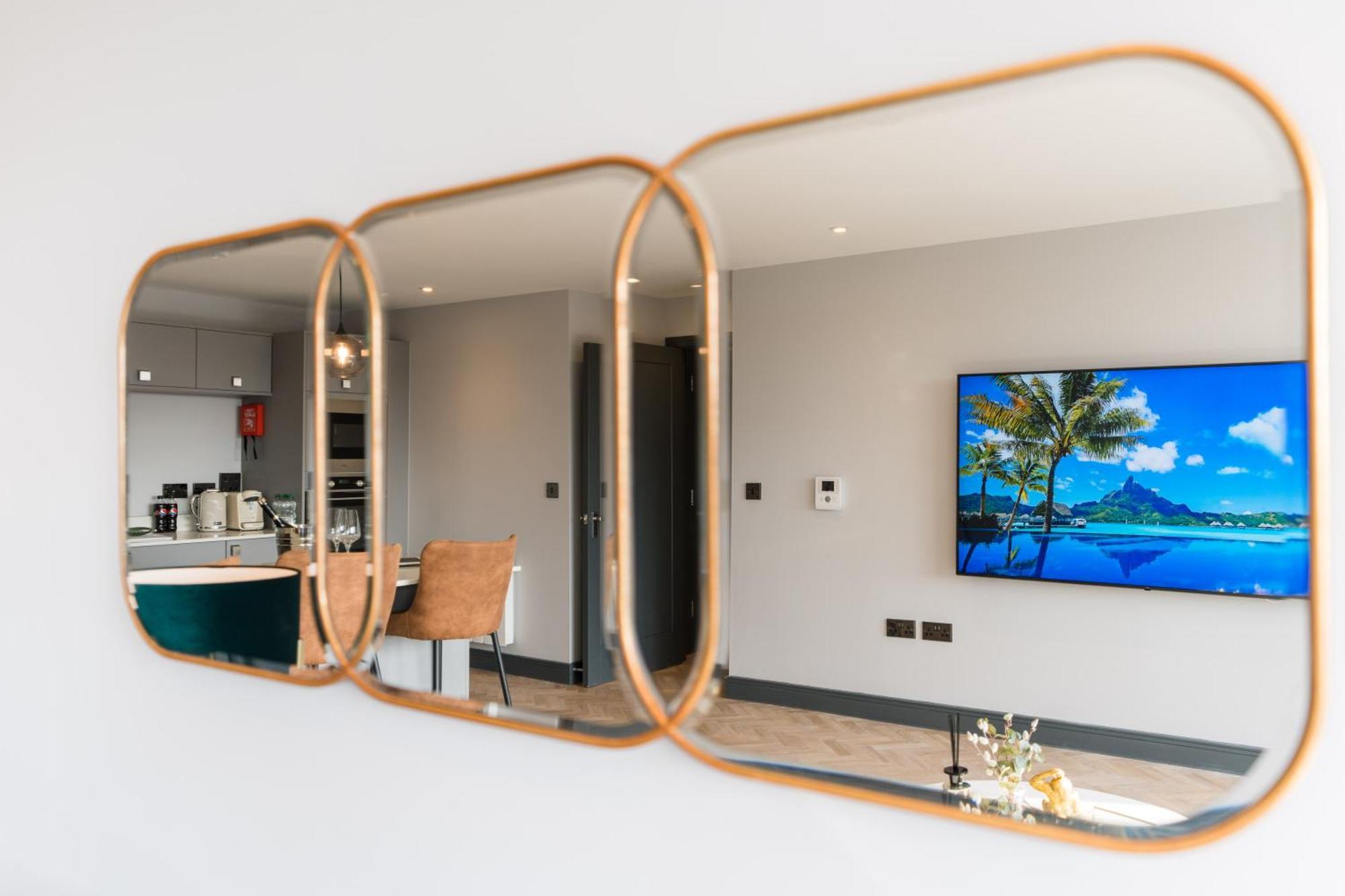 Luxe Apartments, The Moorwell, Parking, Gym - 10Mins Cardiff City Ctr Oda fotoğraf