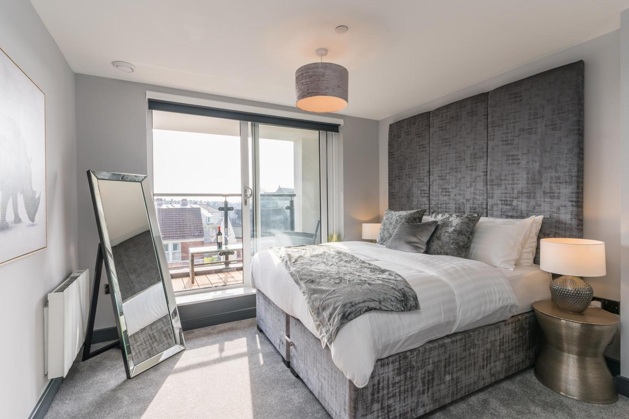Luxe Apartments, The Moorwell, Parking, Gym - 10Mins Cardiff City Ctr Oda fotoğraf