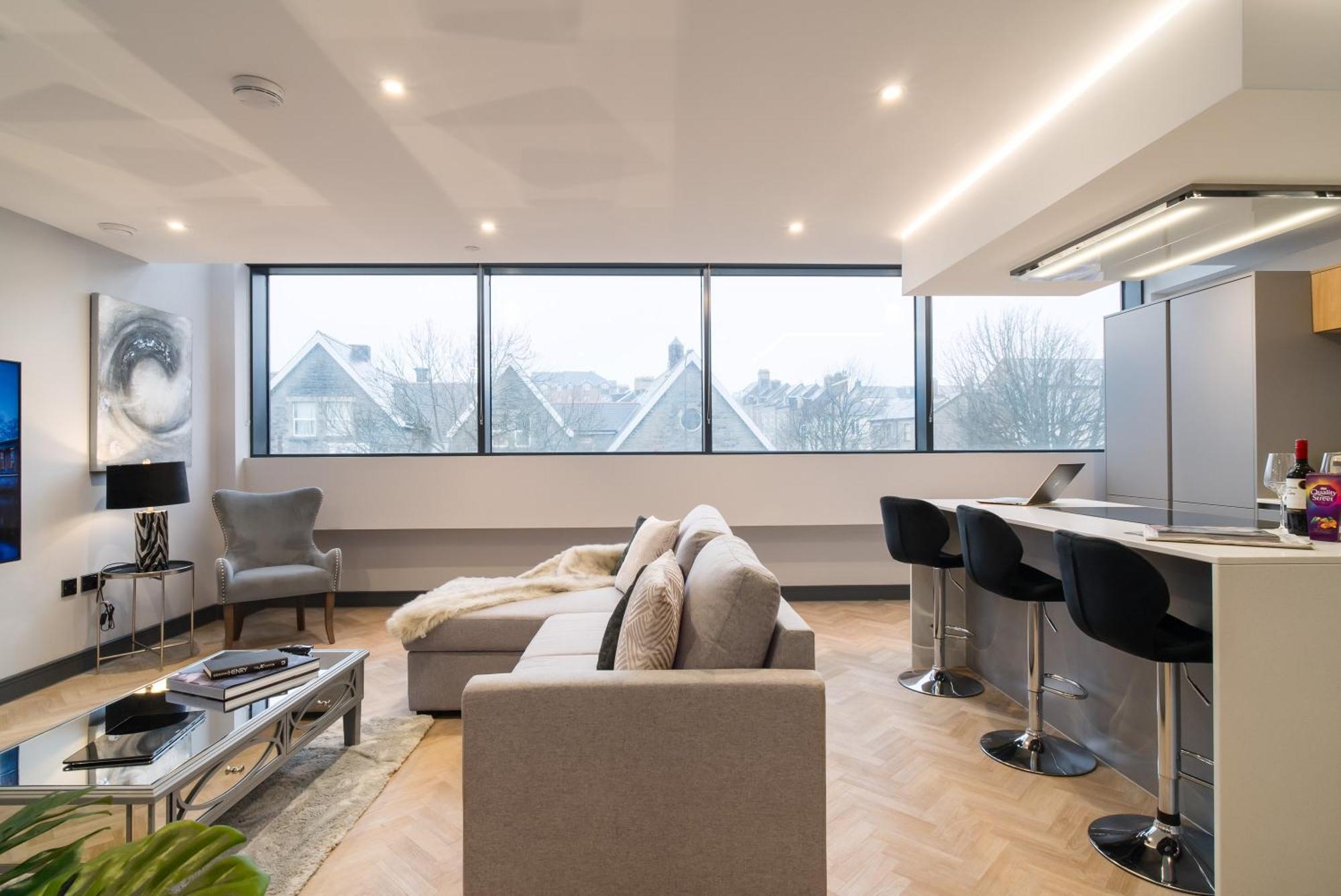 Luxe Apartments, The Moorwell, Parking, Gym - 10Mins Cardiff City Ctr Oda fotoğraf